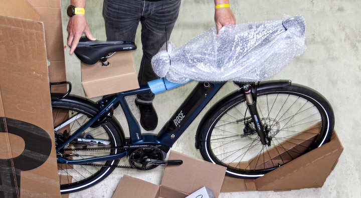 Trekking_e-bike_schritt_1-klein