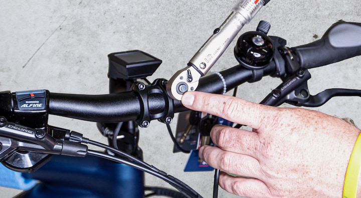 Trekking_e-bike_schritt_3-klein